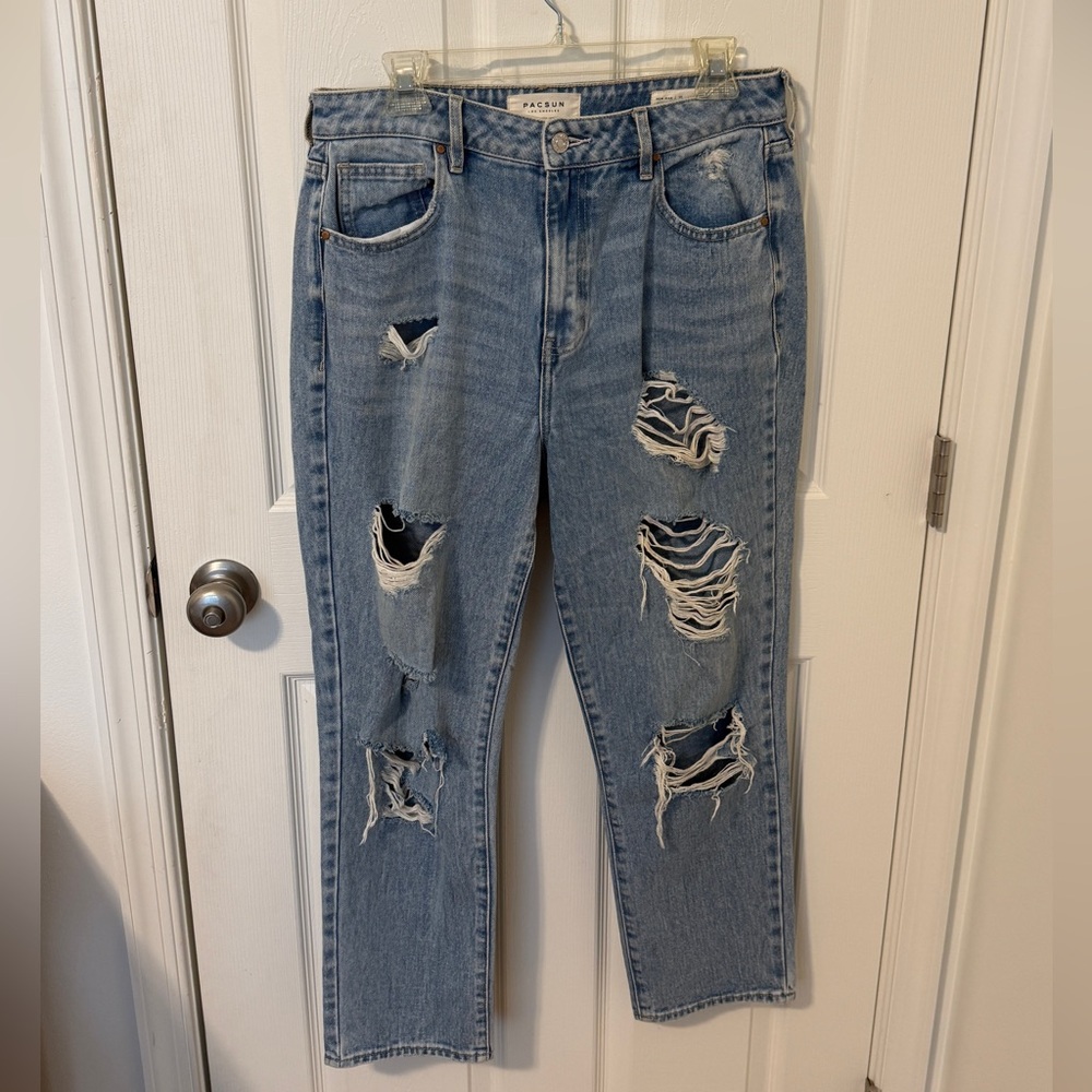 PacSun Light Wash Distressed Mom Jeans Size 30